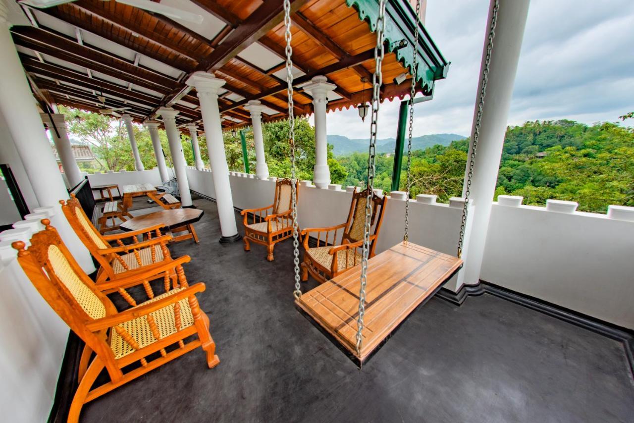 Hotel The Castle By Don Louis Kandy Esterno foto