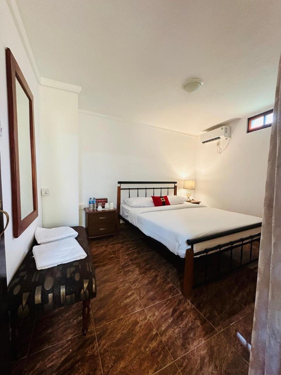 Hotel The Castle By Don Louis Kandy Esterno foto
